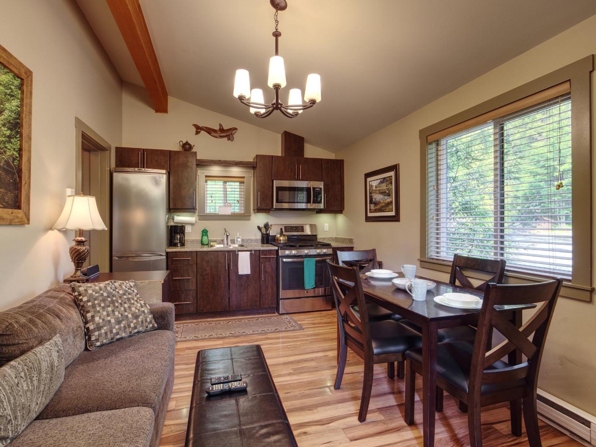 Handsome Dan'S Vacation Cottage Rentals Port Renfrew Habitación foto